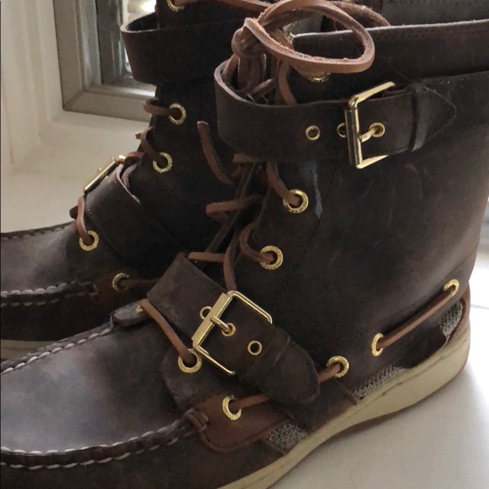 Sperry topsiders boots. Gently used size 7.5